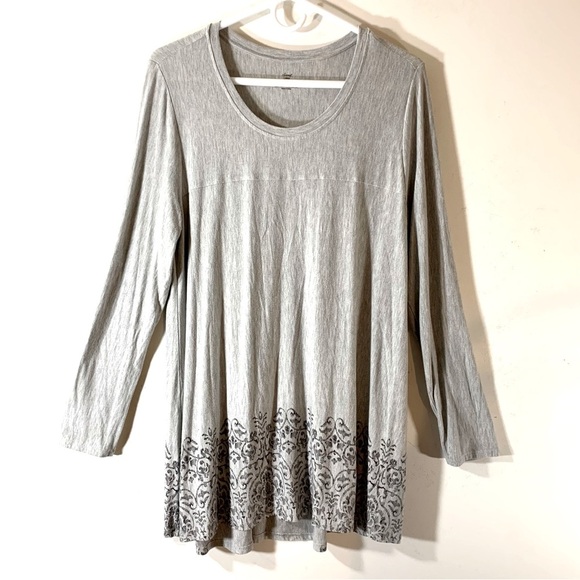 2/$35 Soma long sleeve border print tunic in heathered frost - Picture 2 of 9